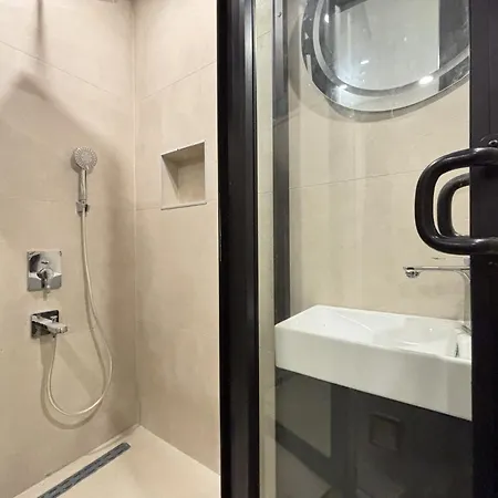Apartment Modern & Stylish 1br In Sisli Istanbul